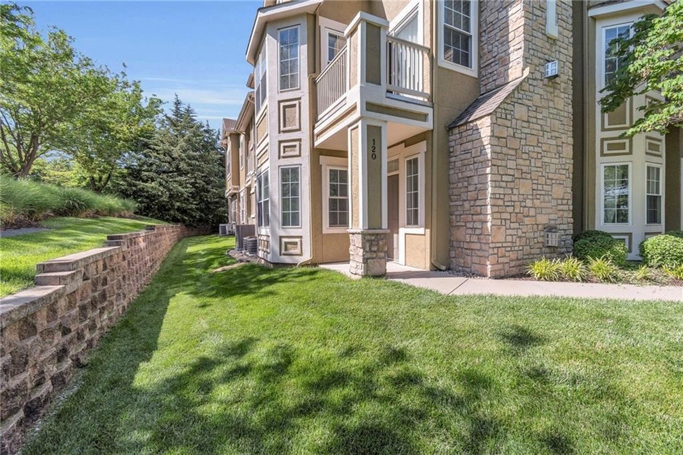 16000 Granada St unit 120, Overland Park, KS 66085 - photo 1