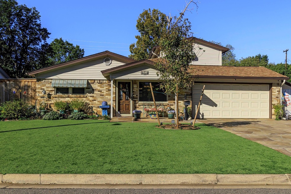 853 Russell Ln, Bedford, TX 76022 - photo 1