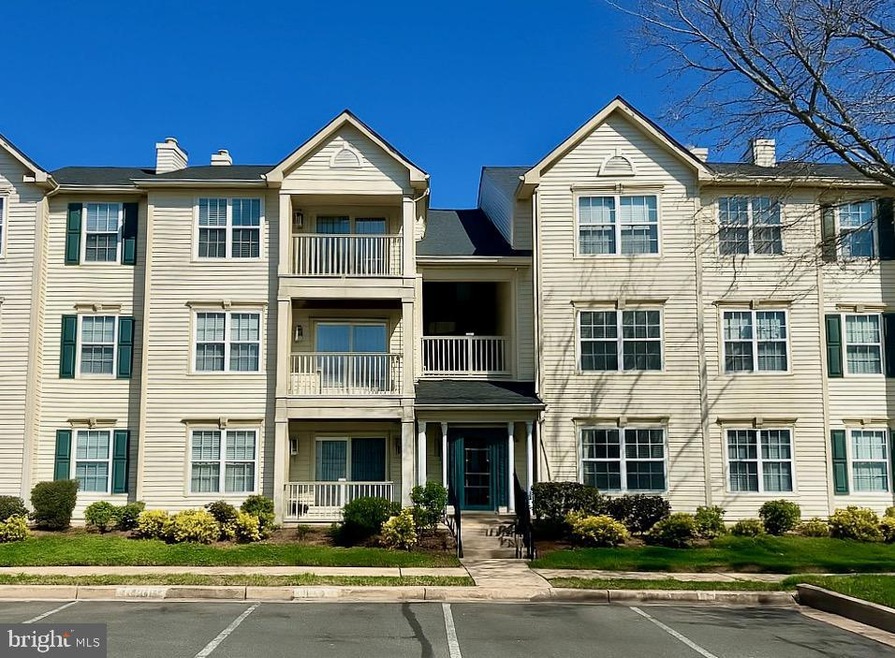 11002 Koman Cir unit 202, Manassas, VA 20109 - photo 1