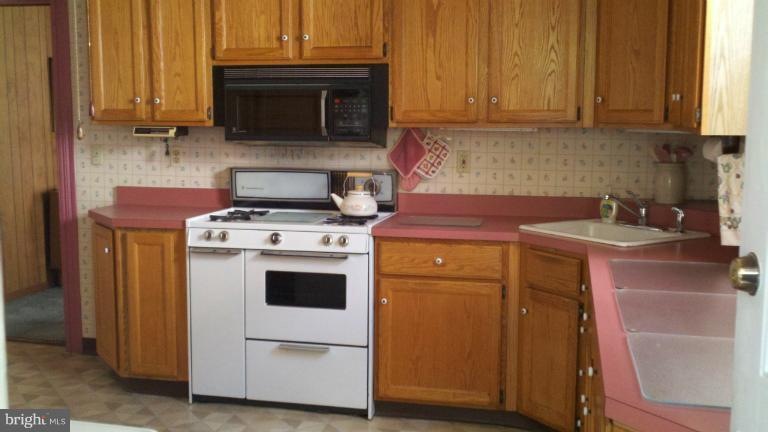 9 Wade Ave, Catonsville, MD 21228 - photo 1