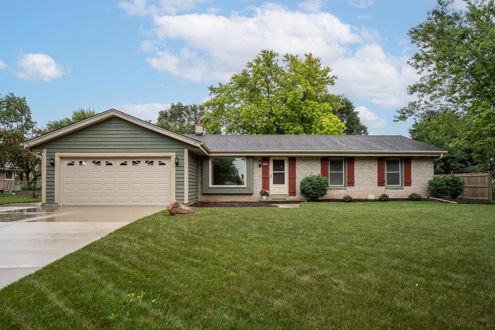 1923 Ramona Rd, Waukesha, WI 53186 - photo 1