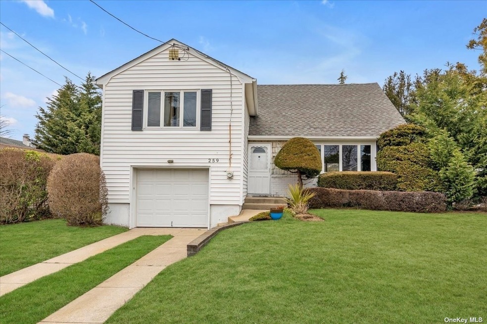 Sold $687,000 • Co-Listing Agent