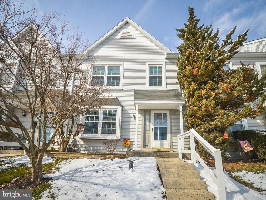 515 Carousel Cir, Norristown, PA 19403 - photo 1