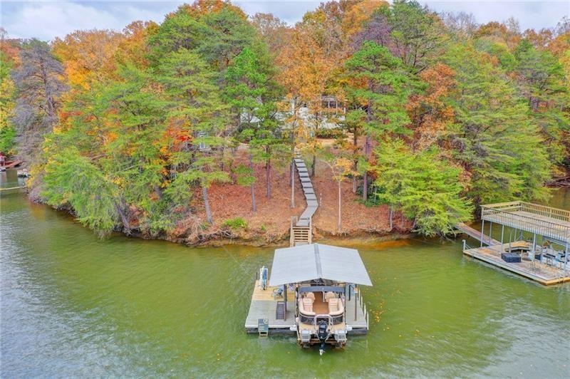 It doesn't get much easier to walk to your boat.