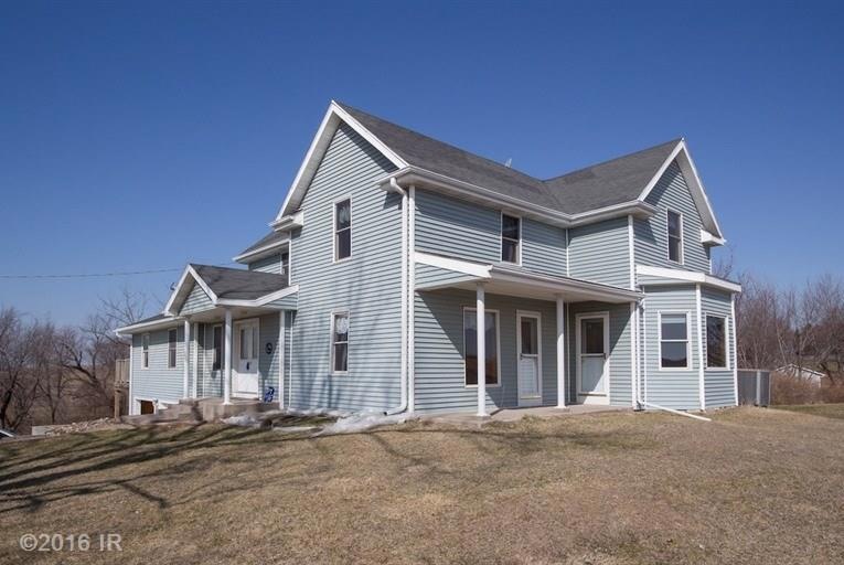 5743 W 4th St S, Newton, IA 50208 - photo 1