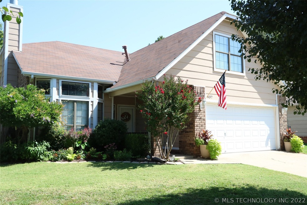 Freshly painted and beautifully landscaped in Jenk