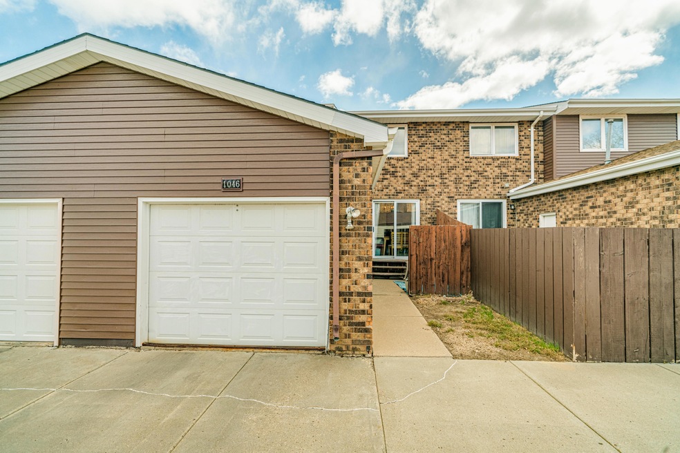 1046PleasantSt_0035
