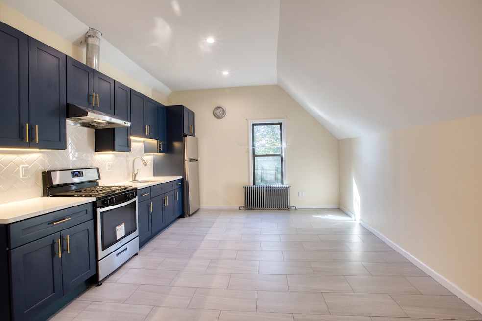 For Rent $1,600/month