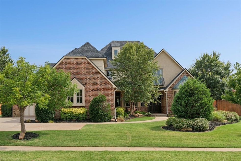 Pending $895,000