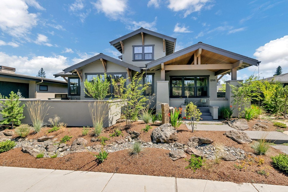 1298 NW Discovery Park Dr, Bend, OR 97703 - photo 1