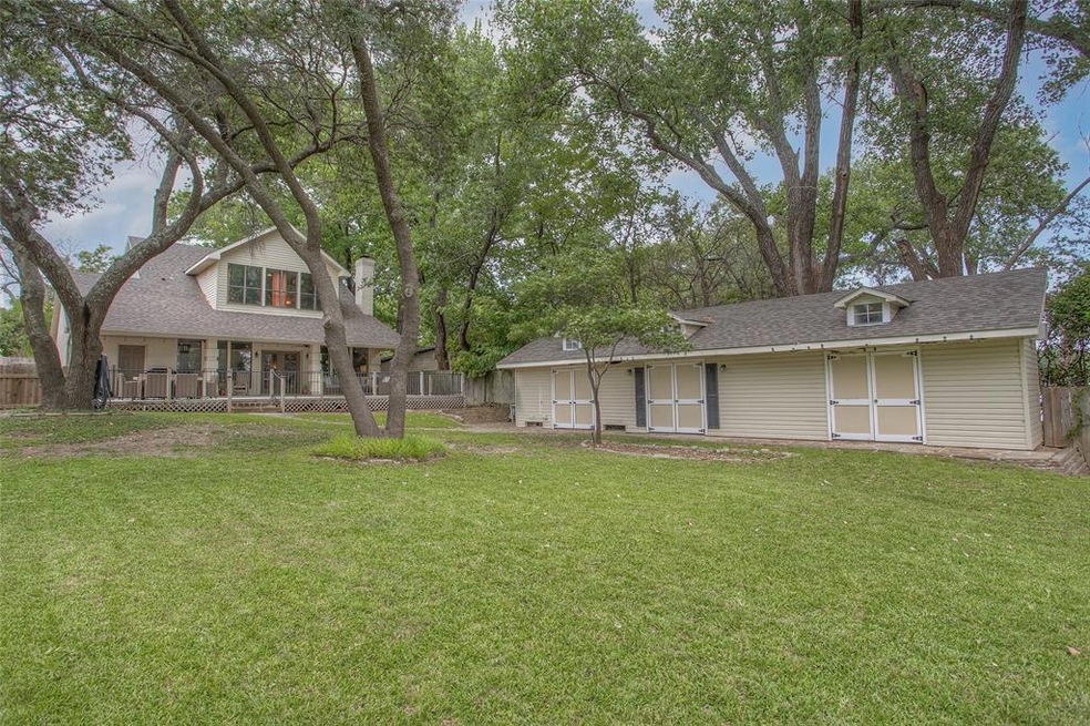 1309 E Lake Dr, Weatherford, TX 76087 - photo 1