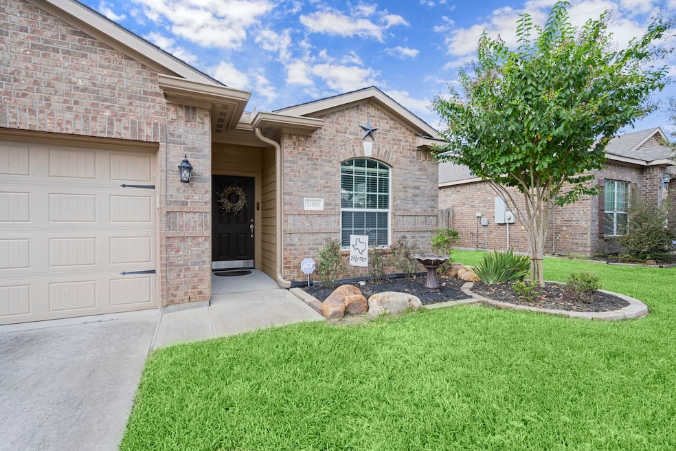 Pending $250,000 • Co-Listing Agent