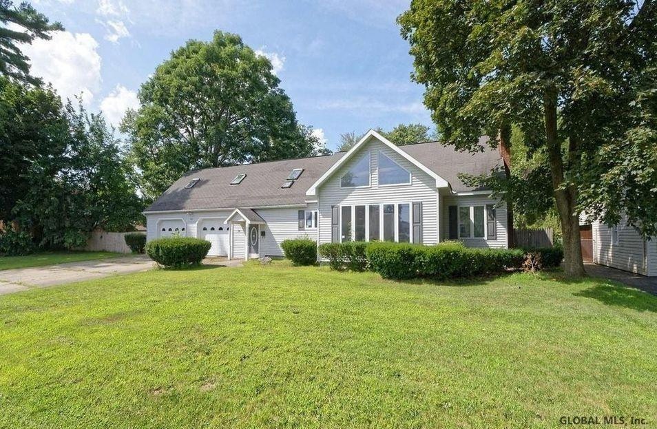 28 Priscilla Ln, Schenectady, NY 12306 - photo 1