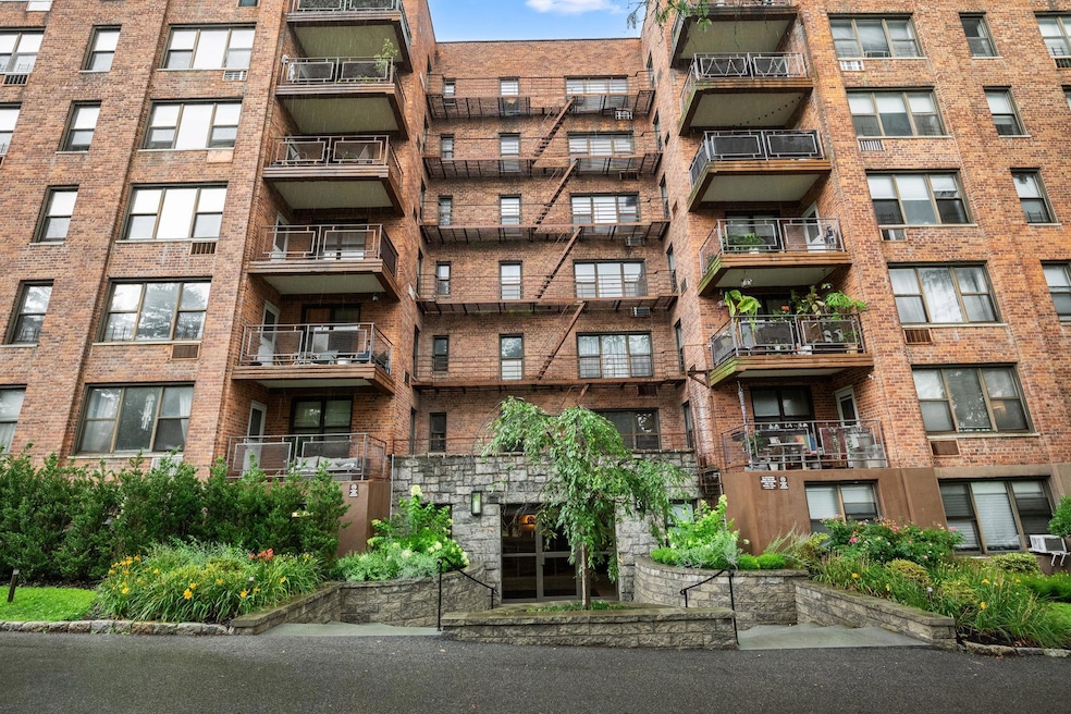 The Park View unit 6J, Ossining, NY 10562 - photo 1