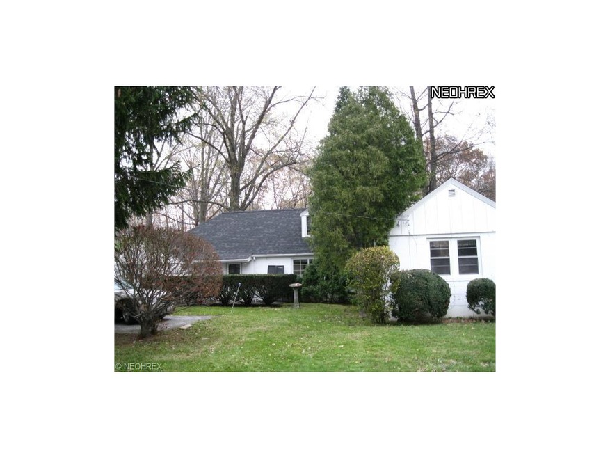 Freshly painted exterior, newer roof,city sewers