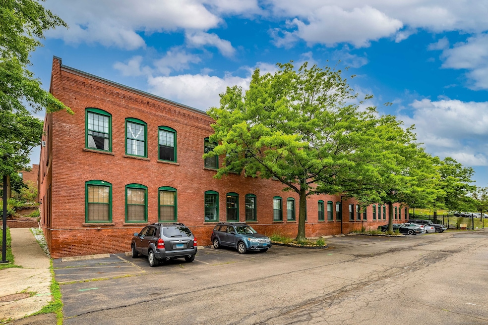 1 Front St unit 113, New Haven, CT 06513 - photo 1