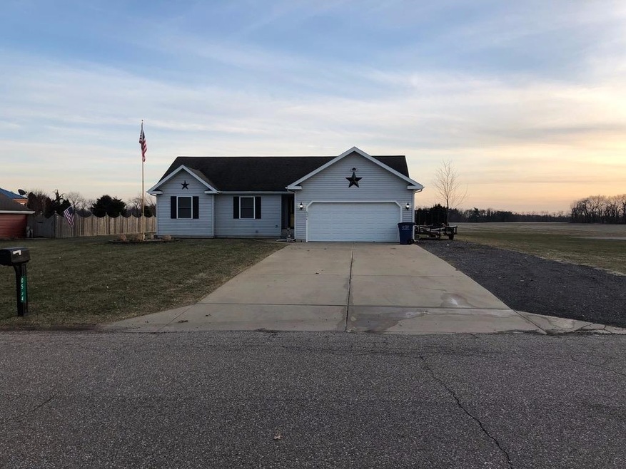 554 E 300 N, La Porte, IN 46350 - photo 1