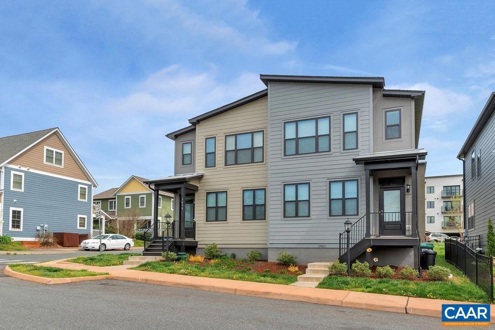 Walking distance to the mall, restaurants, the riv