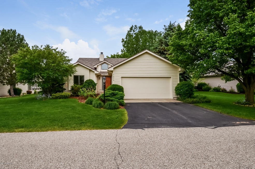 001-Front_View-1735984-medium