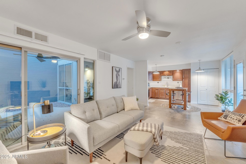 1241 E Medlock