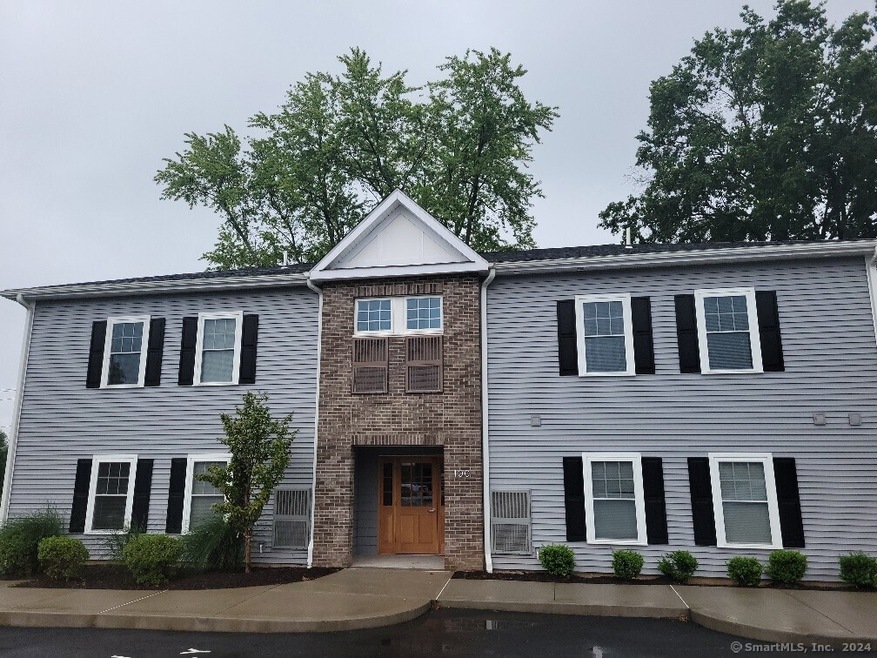 10 Berkshire Rd unit 123, West Hartford, CT 06110 - photo 1