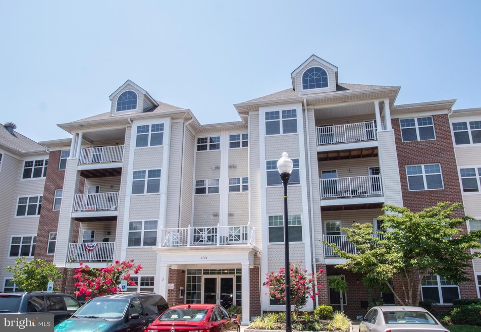 4500 Chaucer Way unit 406, Owings Mills, MD 21117 - photo 1