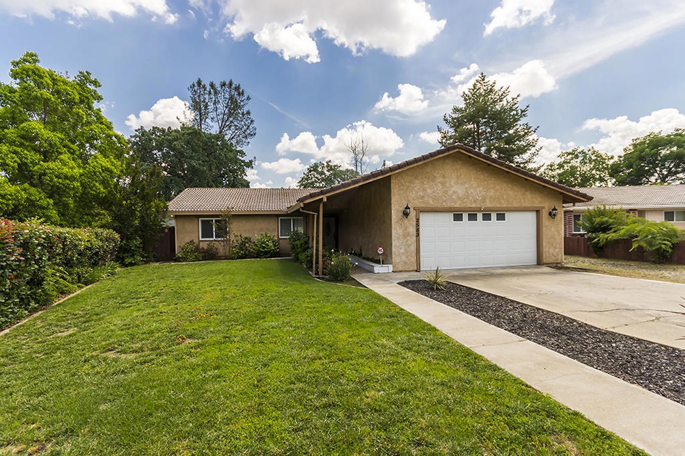 2583 Velia St, Redding, CA 96002 - photo 1