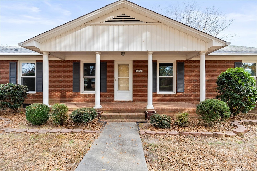 202 Fieldcrest Dr, Stanley, NC 28164 - photo 1