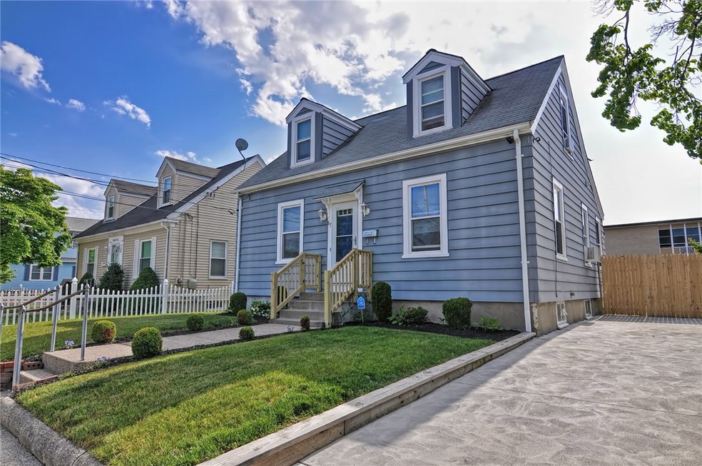 87 Rosemere Rd, Pawtucket, RI 02861 - photo 1