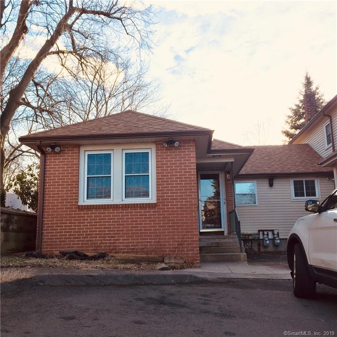 129 Prince St unit A, Wallingford, CT 06492 - photo 1