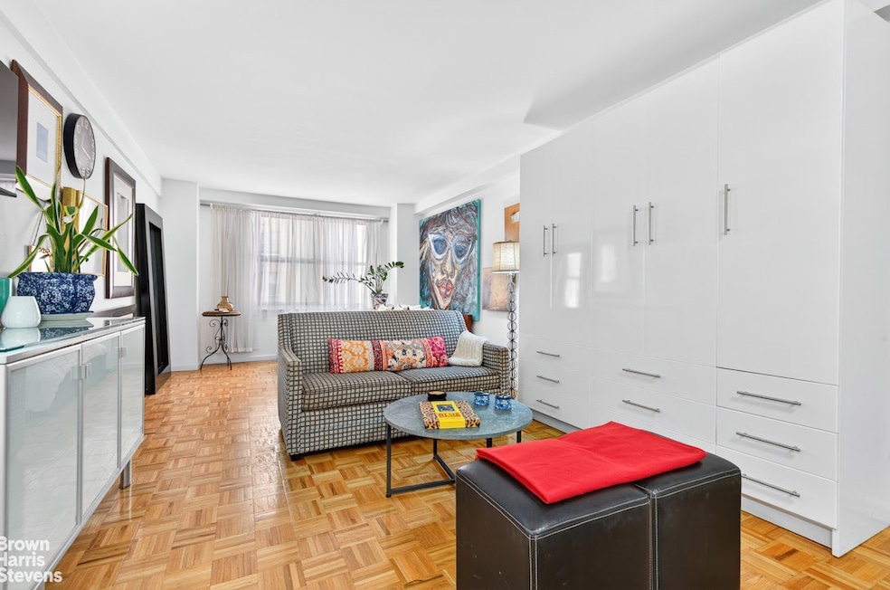 520 E 72nd St unit 3R, New York, NY 10021 - photo 1