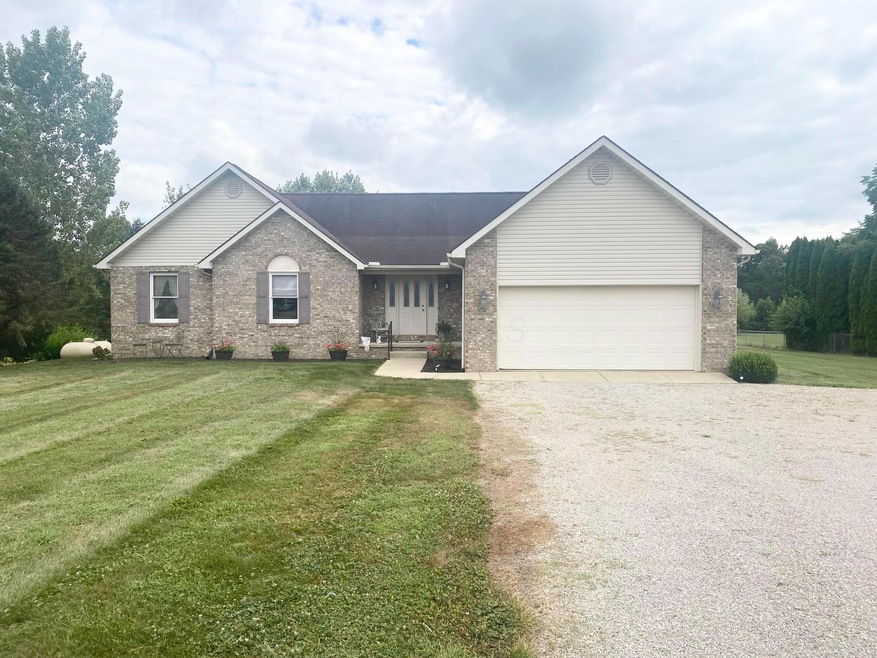 7057 Tarlton Rd, Circleville, OH 43113 - photo 1