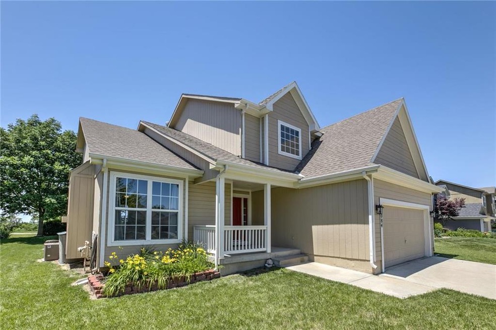 20084 S Palisade St, Spring Hill, KS 66083 - photo 1