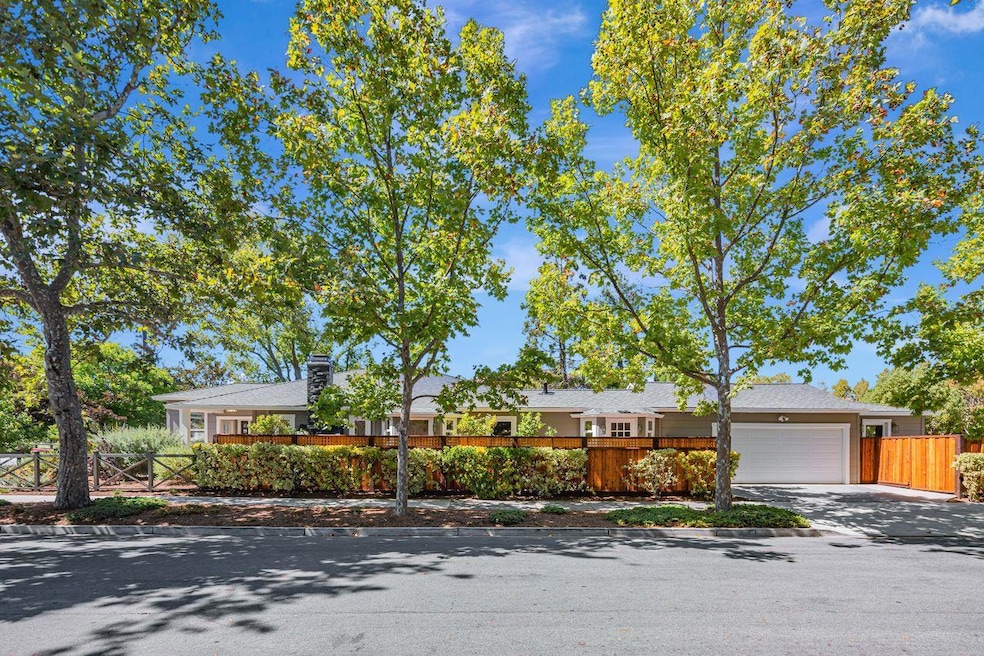 Sold $2,412,000 • Co-Listing Agent