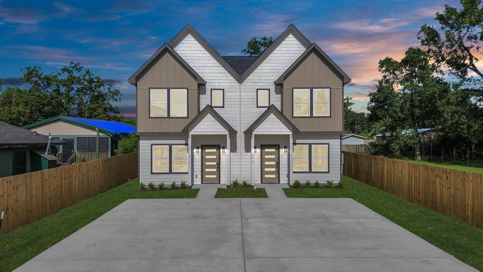 8418 Observatory St, Houston, TX 77088 - photo 1