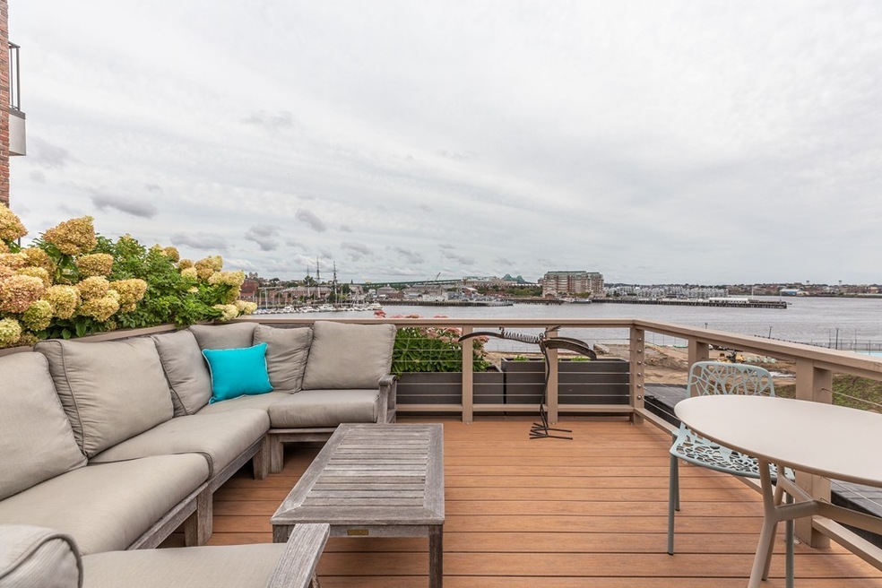 536 Commercial St, Boston, MA 02109 - photo 1