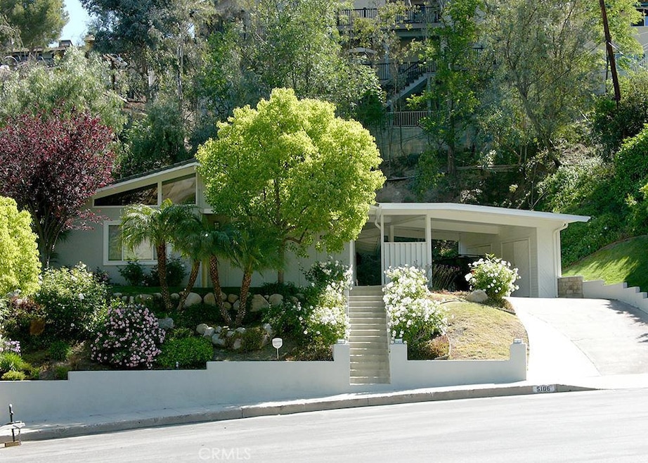 5106 Tendilla Ave, Woodland Hills, CA 91364 - photo 1