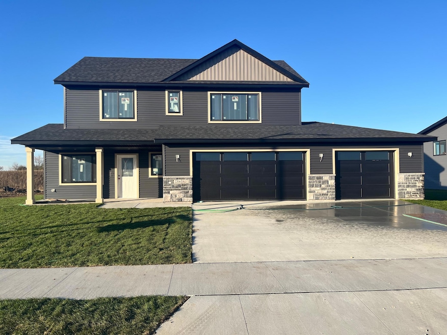 2206 Elk Run Dr SE, Pine Island, MN 55963 - photo 1