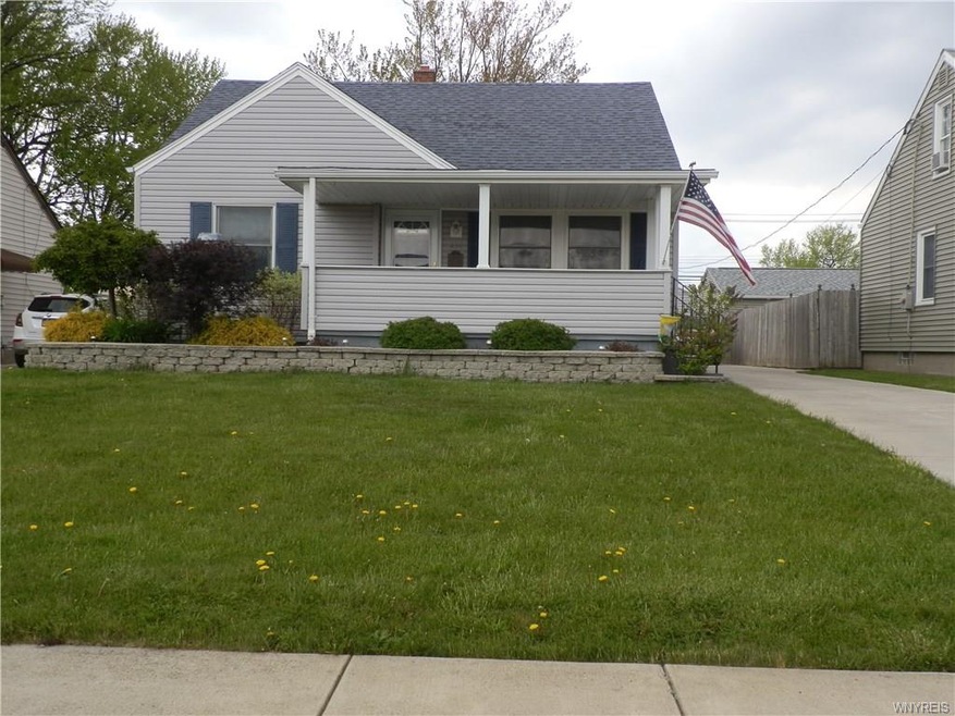 BEAUTIFULLY MAINTAINED AND FULLY UPDATED CAPE - CL