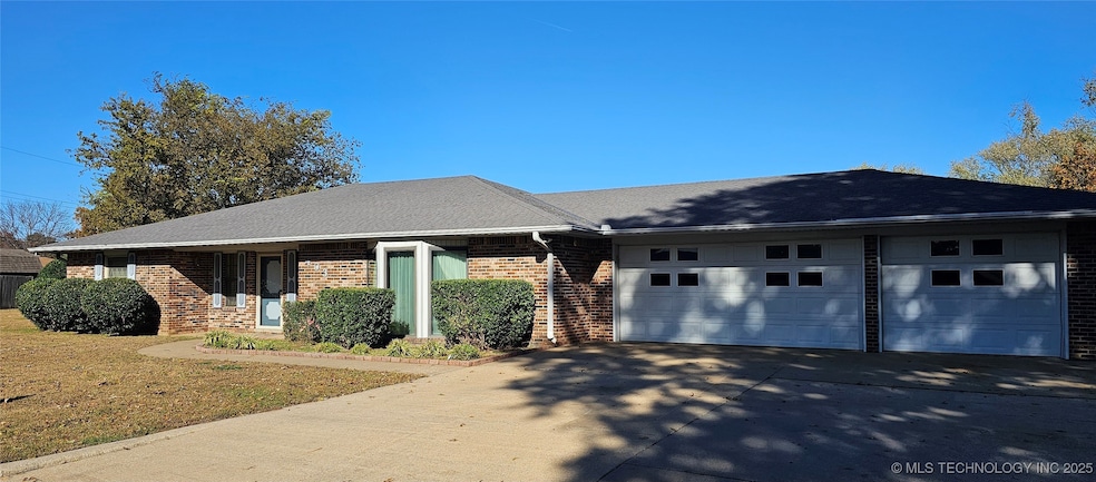 403 Steadway Ave, Dewey, OK 74029 - photo 1