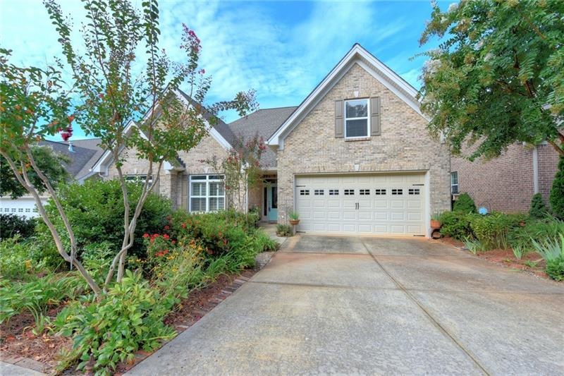 Charming 3 bedroom/ 2 bah home with bonus room!