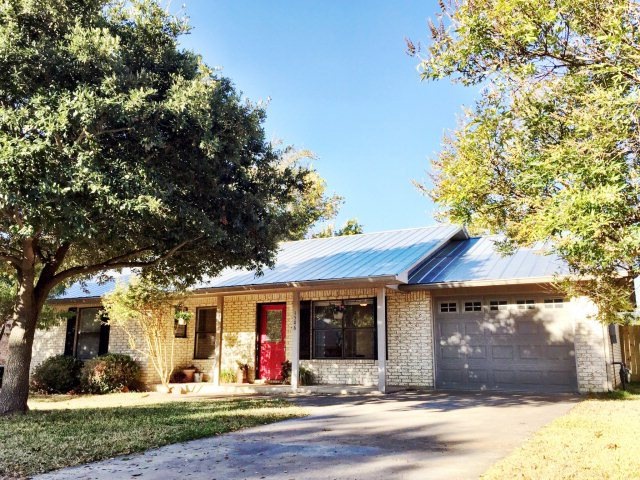 1506 W Trailmoor Dr, Fredericksburg, TX 78624 - photo 1