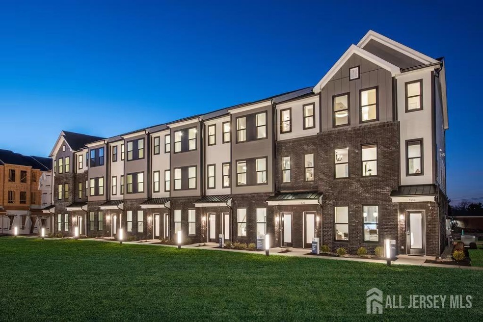 121 Peyton Place, New Brunswick, NJ 08901 - photo 1