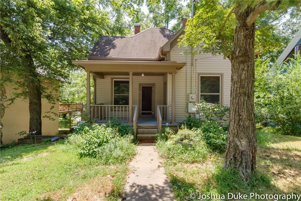 37 E South St, Fayetteville, AR 72701 - photo 1