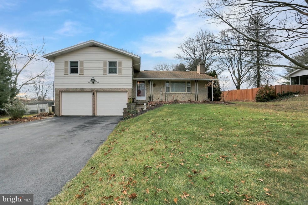 27 Kennedy Dr, Chambersburg, PA 17201 - photo 1