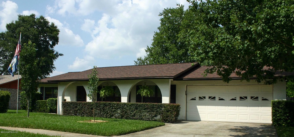 4735 Tara Woods Dr E, Jacksonville, FL 32210 - photo 1