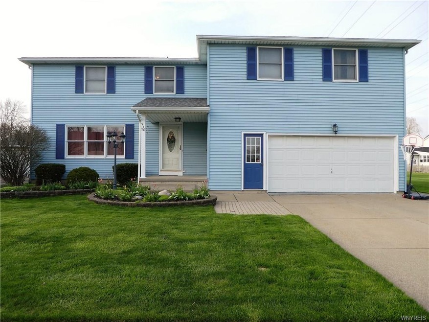 938 Remington Dr, North Tonawanda, NY 14120 - photo 1