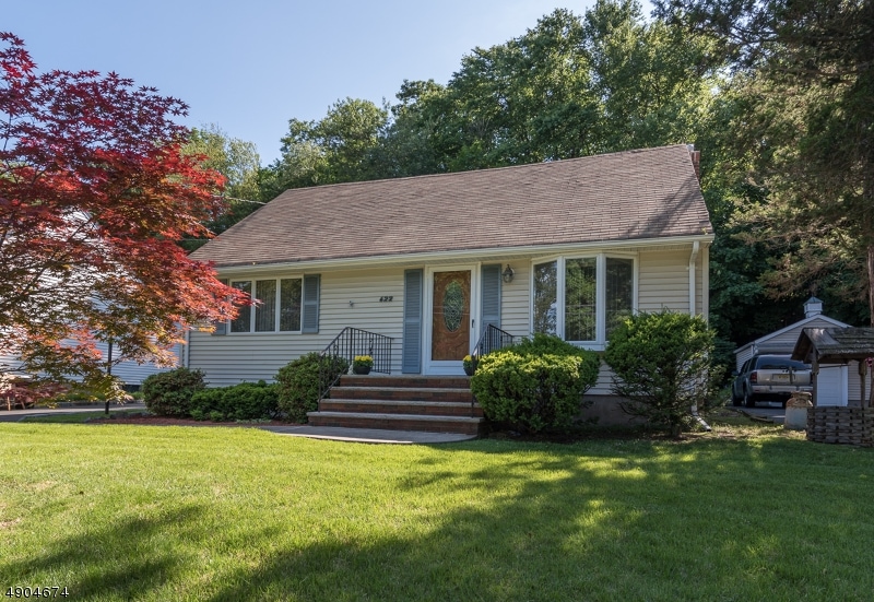 622 Goffle Hill Rd, Hawthorne, NJ 07506 - photo 1