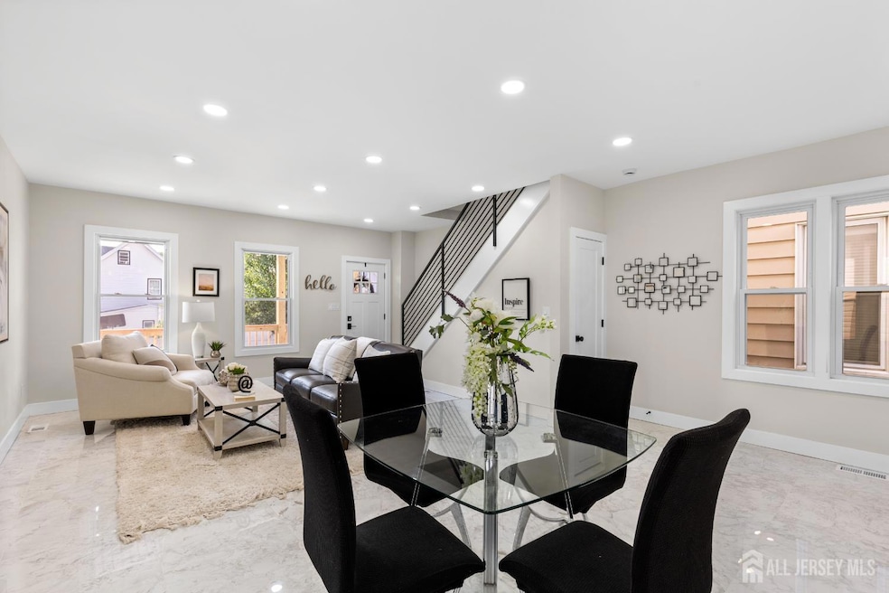 Under Contract $475,000