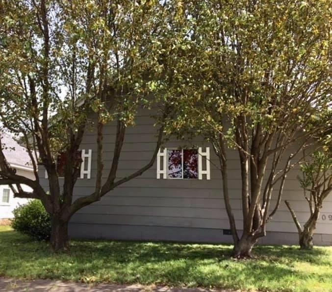 209 E 5th St, Cushing, OK 74023 - photo 1